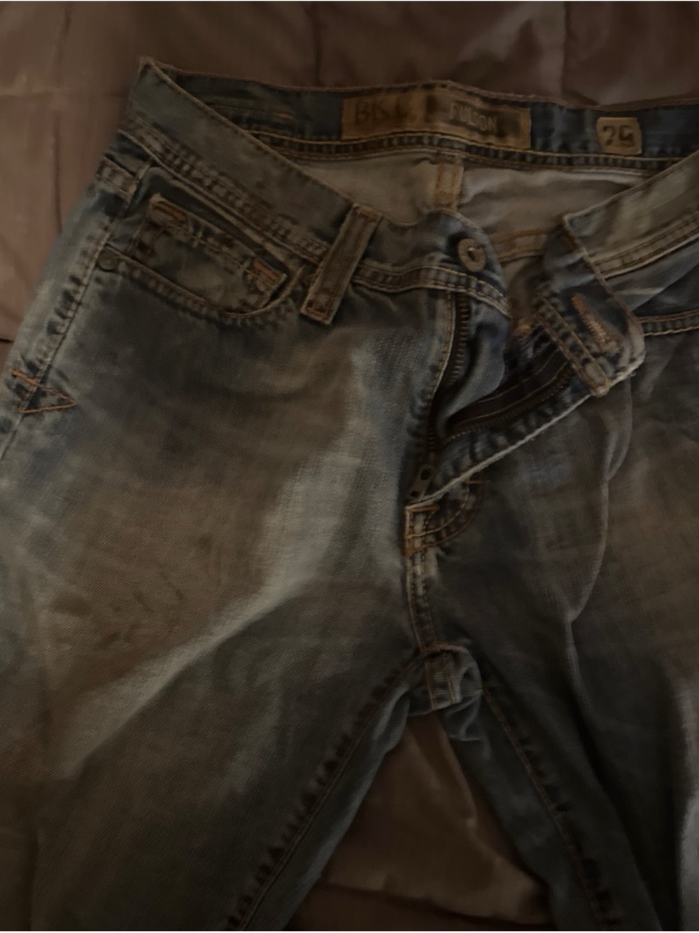 BKE Men’s Relaxed Jeans in Faded Blue Wash